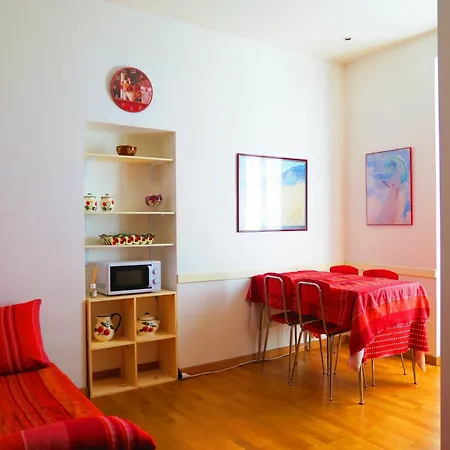 Ashley&parker - Rossa Apartment *